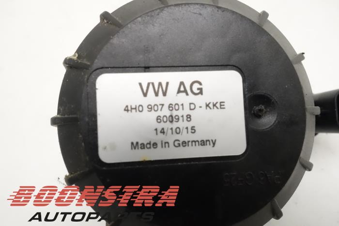Speaker van een Volkswagen Passat Variant (3G5) 1.4 GTE 16V 2015