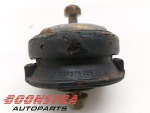 Gebruikte Motorsteun Porsche 928 4.7 S2 Prijs € 24,95 Margeregeling aangeboden door Boonstra Autoparts