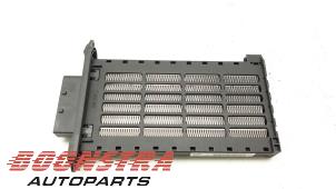 Gebruikte Kachel Verwarmingselement Renault Clio IV Estate/Grandtour (7R) 1.5 Energy dCi 90 FAP Prijs € 24,95 Margeregeling aangeboden door Boonstra Autoparts