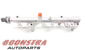 Gebruikte Injector brug Mini Clubman (F54) 1.5 Cooper 12V Prijs € 74,95 Margeregeling aangeboden door Boonstra Autoparts