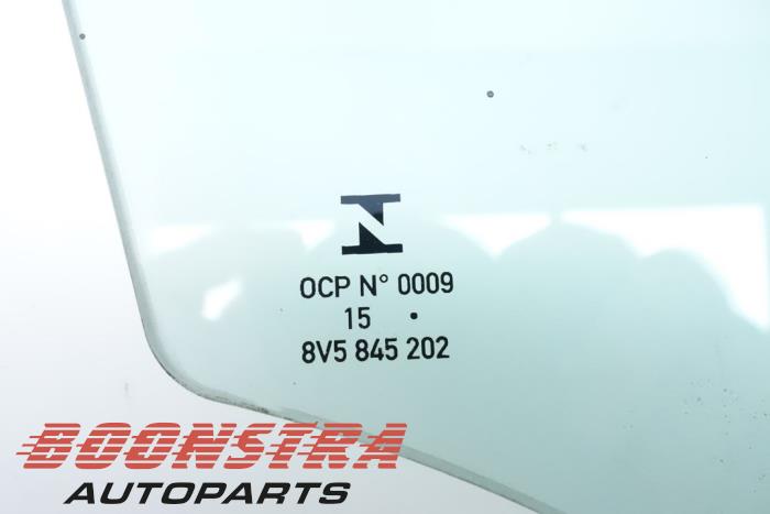 AUDI A3 8V (2012-2020) Стекло боковых правых дверей 8V5845202 19340159