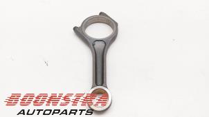 Gebruikte Drijfstang Landrover Range Rover III (LM) 3.6 TDV8 32V Prijs € 89,95 Margeregeling aangeboden door Boonstra Autoparts