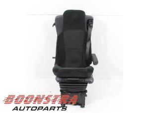 Gebruikte Voorstoel links Mercedes Actros Prijs € 604,94 Inclusief btw aangeboden door Boonstra Autoparts