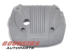 Gebruikte Afdekplaat motor Volvo XC60 II (UZ) 2.0 B5 Mild Hybrid Geartronic 16V Prijs € 129,95 Margeregeling aangeboden door Boonstra Autoparts