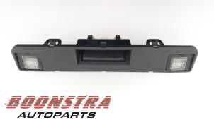 Gebruikte Achterklep Handgreep Mercedes GLE Coupe (C292) 63 AMG V8 biturbo 32V 4-Matic Prijs € 74,95 Margeregeling aangeboden door Boonstra Autoparts