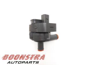 Gebruikte Extra waterpomp Mercedes GLE Coupe (C292) 63 AMG V8 biturbo 32V 4-Matic Prijs € 24,95 Margeregeling aangeboden door Boonstra Autoparts