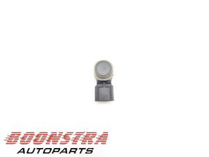 Gebruikte PDC Sensor Renault Clio IV (5R) 1.5 Energy dCi 90 FAP Prijs € 24,95 Margeregeling aangeboden door Boonstra Autoparts