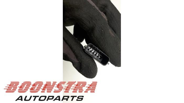 PDC Sensor van een Kia Optima Sportswagon (JFF) 1.6 T-GDi 16V 2018