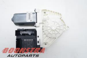 Gebruikte Motor electrisch raam Volkswagen Passat Variant (3C5) 2.0 TDI 16V 140 Prijs € 24,95 Margeregeling aangeboden door Boonstra Autoparts