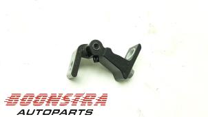 Gebruikte Scharnier deur rechts-achter Audi A3 Limousine (8VS/8VM) 1.5 TFSI 16V Prijs € 24,95 Margeregeling aangeboden door Boonstra Autoparts