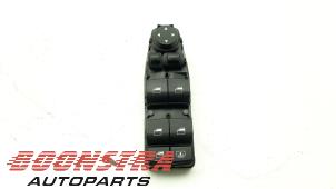 Gebruikte Ruit schakelaar elektrisch BMW 5 serie (F10) M550d 3.0 xDrive 24V Prijs € 74,95 Margeregeling aangeboden door Boonstra Autoparts