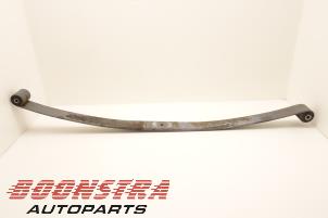 Gebruikte Bladveer achter Renault Master III (FV) 2.3 dCi 125 16V FWD Prijs € 72,54 Inclusief btw aangeboden door Boonstra Autoparts