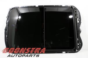 Gebruikte Panoramadak Porsche Macan (95B) 2.0 16V Turbo Prijs € 998,95 Margeregeling aangeboden door Boonstra Autoparts