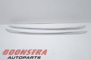 Gebruikte Dakrail set Porsche Macan (95B) 2.0 16V Turbo Prijs € 399,95 Margeregeling aangeboden door Boonstra Autoparts