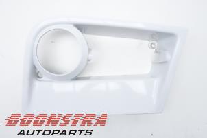 Gebruikte Koplampframe rechts Mercedes Actros Prijs € 30,19 Inclusief btw aangeboden door Boonstra Autoparts