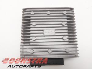 Gebruikte Radio versterker Ford S-Max (GBW) 1.6 EcoBoost 16V Prijs € 98,95 Margeregeling aangeboden door Boonstra Autoparts