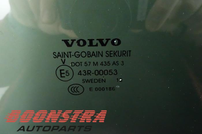 Deurruit 4Deurs links-achter van een Volvo V60 I (FW/GW) 2.4 D6 20V Plug-in Hybrid AWD 2013