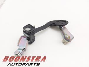 Gebruikte Deurvanger 2Deurs rechts Peugeot Boxer Prijs € 30,19 Inclusief btw aangeboden door Boonstra Autoparts