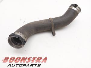 Gebruikte Radiateurslang Mercedes Actros Prijs € 45,92 Inclusief btw aangeboden door Boonstra Autoparts