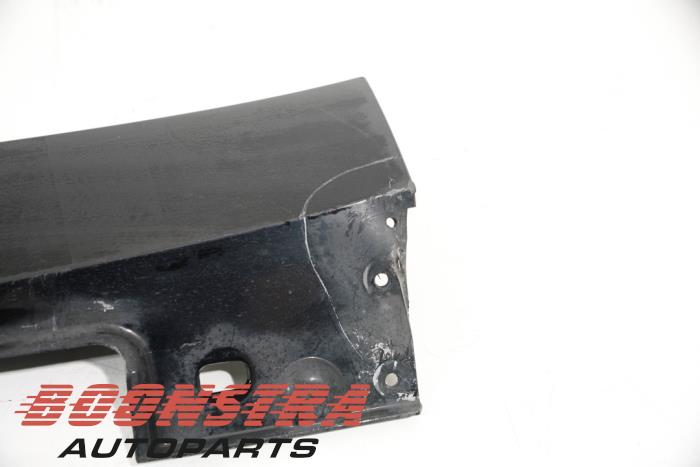 Zijskirt links van een Mercedes-Benz E (W212) E-200 CDI 16V BlueEfficiency,BlueTEC 2014