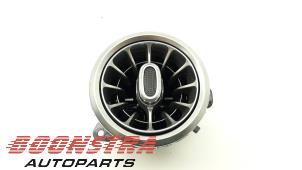 Gebruikte Luchtrooster Dashboard Mercedes A (177.0) 1.3 A-180 Turbo 16V Prijs € 39,95 Margeregeling aangeboden door Boonstra Autoparts