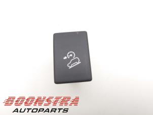 Gebruikte Schakelaar Isuzu D-Max (TFR/TFS) 1.9 DDi 4x4 Prijs € 24,95 Margeregeling aangeboden door Boonstra Autoparts