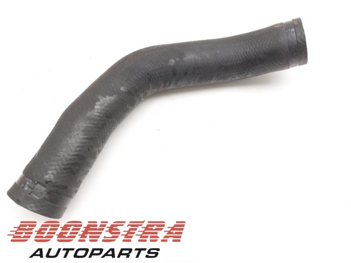 Gebruikte Intercooler Slang Isuzu D-Max (TFR/TFS) 1.9 DDi 4x4 Prijs € 49,95 Margeregeling aangeboden door Boonstra Autoparts