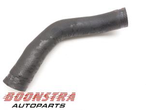 Gebruikte Intercooler Slang Isuzu D-Max (TFR/TFS) 1.9 DDi 4x4 Prijs € 49,95 Margeregeling aangeboden door Boonstra Autoparts