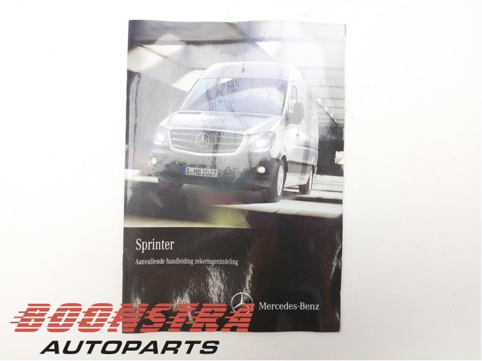 Instructie Boekje van een Mercedes-Benz Sprinter 3,5t (906.63) 319 CDI,BlueTEC V6 24V 2015
