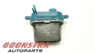 Gebruikte Kachel Weerstand Volkswagen Multivan T5 (7E/7HC/7HF/7HM) 2.5 TDi Prijs € 24,95 Margeregeling aangeboden door Boonstra Autoparts