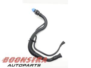 Gebruikte Vulpijp ad-blue tank Mercedes Citan (420.6) 1.5 108 CDI Prijs € 68,91 Inclusief btw aangeboden door Boonstra Autoparts