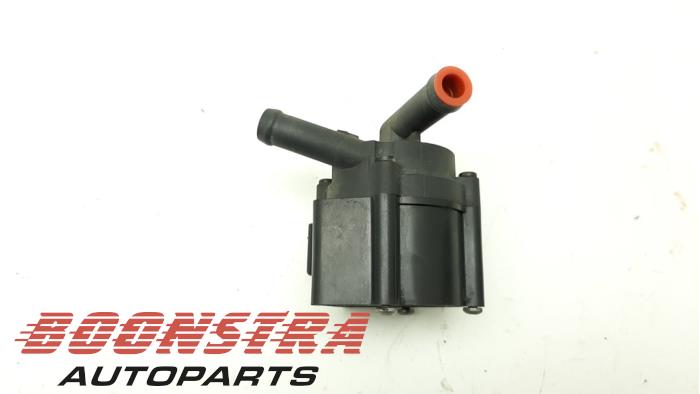 Gebruikte Waterpomp Peugeot 3008 II (M4/MC/MJ/MR) 1.6 e-THP 165 16V Prijs € 79,95 Margeregeling aangeboden door Boonstra Autoparts