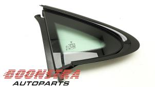 Gebruikte Ruit Driekhoek links-achter Porsche Taycan (Y1A) 4S Prijs € 199,95 Margeregeling aangeboden door Boonstra Autoparts