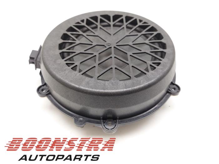 Gebruikte Luidspreker Porsche Taycan (Y1A) 4S Prijs € 39,95 Margeregeling aangeboden door Boonstra Autoparts