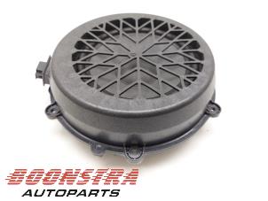 Gebruikte Luidspreker Porsche Taycan (Y1A) 4S Prijs € 39,95 Margeregeling aangeboden door Boonstra Autoparts