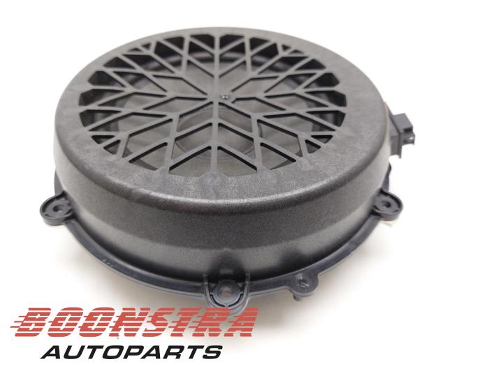 Gebruikte Luidspreker Porsche Taycan (Y1A) 4S Prijs € 39,95 Margeregeling aangeboden door Boonstra Autoparts