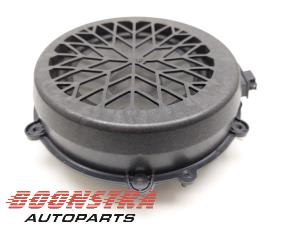 Gebruikte Luidspreker Porsche Taycan (Y1A) 4S Prijs € 39,95 Margeregeling aangeboden door Boonstra Autoparts