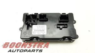 Gebruikte Module (diversen) Porsche Taycan (Y1A) 4S Prijs € 199,95 Margeregeling aangeboden door Boonstra Autoparts