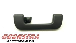 Gebruikte Handgreep Porsche Taycan (Y1A) 4S Prijs € 24,95 Margeregeling aangeboden door Boonstra Autoparts