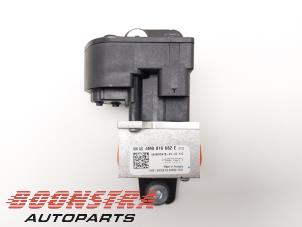 Gebruikte Diversen Porsche Taycan (Y1A) 4S Prijs € 69,95 Margeregeling aangeboden door Boonstra Autoparts