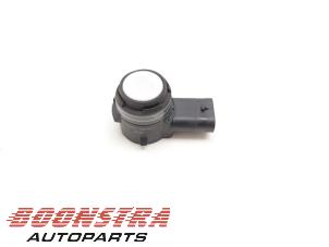 Gebruikte Parkeersensor Volkswagen Touran (5T1) 2.0 TDI 150 Prijs € 24,95 Margeregeling aangeboden door Boonstra Autoparts
