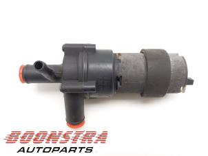 Gebruikte Waterpomp Mercedes C Combi (S203) 3.0 C-280 V6 24V Prijs € 29,95 Margeregeling aangeboden door Boonstra Autoparts