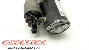 Startmotor van een Peugeot 3008 II (M4/MC/MJ/MR) 1.6 e-THP 165 16V 2017