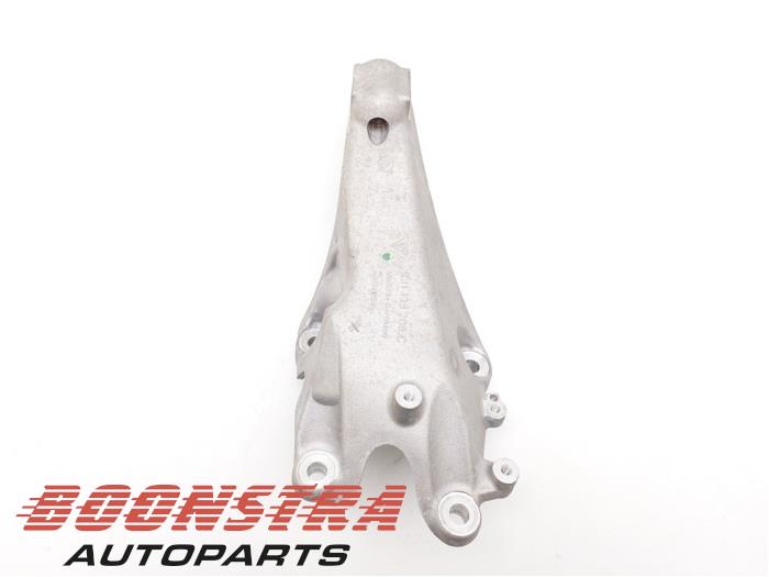 Gebruikte Motorrubber Porsche Taycan (Y1A) 4S Prijs € 69,95 Margeregeling aangeboden door Boonstra Autoparts