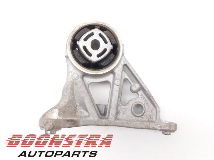 Gebruikte Motorrubber Porsche Taycan (Y1A) 4S Prijs € 69,95 Margeregeling aangeboden door Boonstra Autoparts