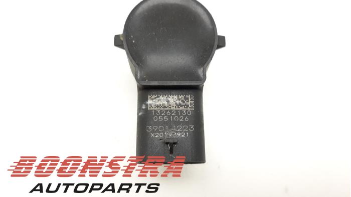 PDC Sensor van een Opel Astra K Sports Tourer 1.2 Turbo 12V 2019