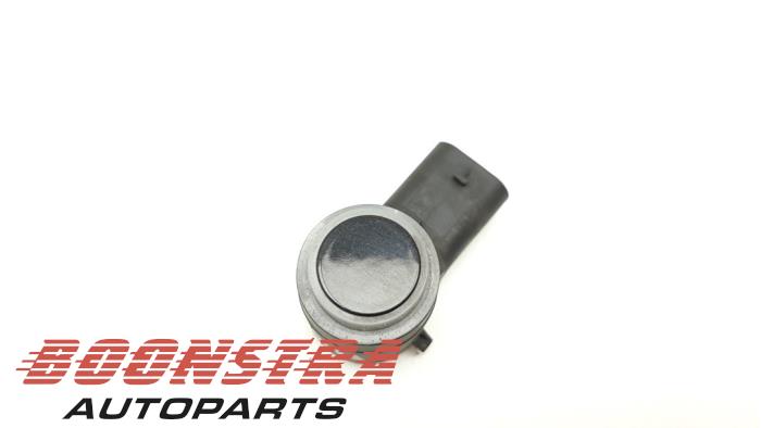 PDC Sensor van een Opel Astra K Sports Tourer 1.2 Turbo 12V 2019
