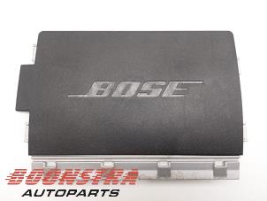 Gebruikte Radio versterker Porsche Taycan (Y1A) 4S Prijs € 594,95 Margeregeling aangeboden door Boonstra Autoparts