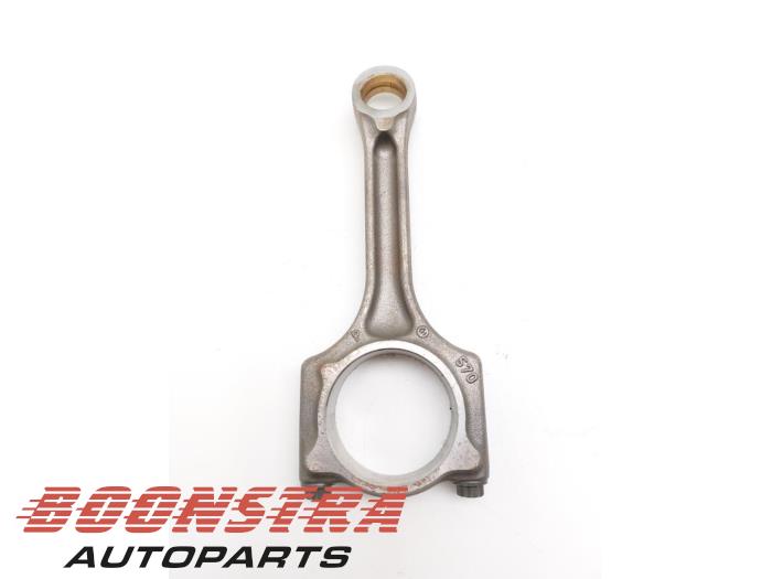 Gebruikte Drijfstang Peugeot 3008 II (M4/MC/MJ/MR) 1.6 e-THP 165 16V Prijs € 24,95 Margeregeling aangeboden door Boonstra Autoparts