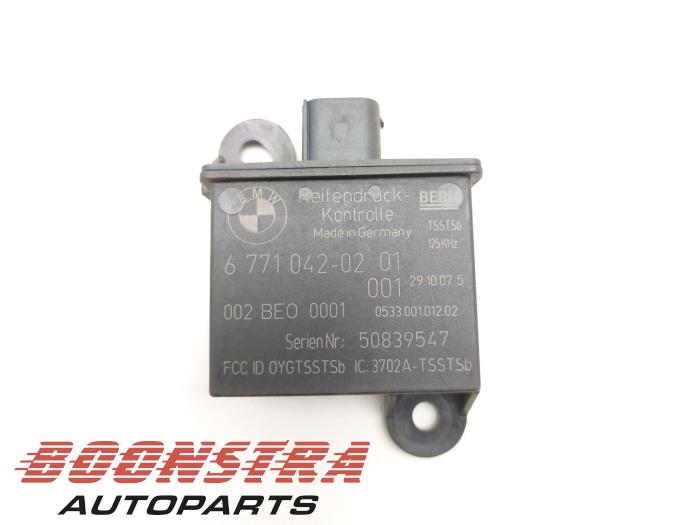 Gebruikte Antenne bandenspanning BMW 3 serie (E90) 328i 24V Prijs € 24,95 Margeregeling aangeboden door Boonstra Autoparts